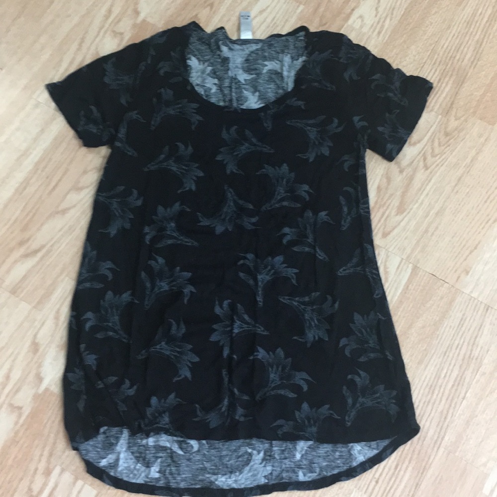 S Lularoe Classic T